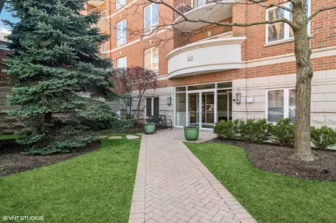 819 Graceland Ave #404, Des Plaines, IL 60016