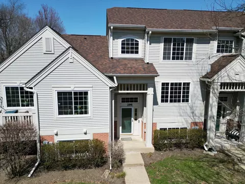 298 New Haven Dr, Cary, IL 60013