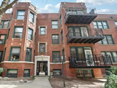 1138 W Pratt Blvd #1S, Chicago, IL 60626