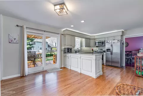 Kitchen - 2170 Niagara Ct, Elgin, IL 60123 photo 4 of 4