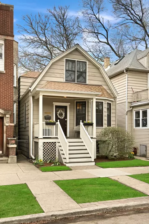 1404 W Hollywood Ave, Chicago, IL 60660