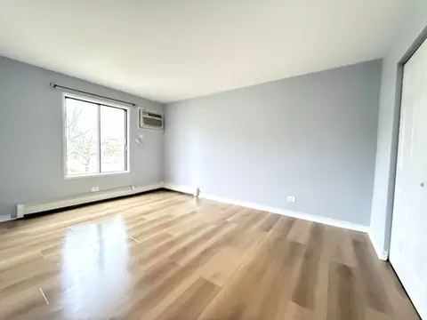 101 Gregory St #8, Aurora, IL 60504 photo 8