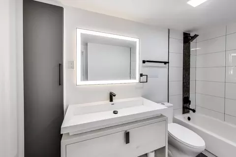 Bath - 5600 Astor Ln #111, Rolling Meadows, IL 60008 photo 1 of 1