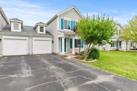122 W Aldridge Ln, Round Lake, IL 60073