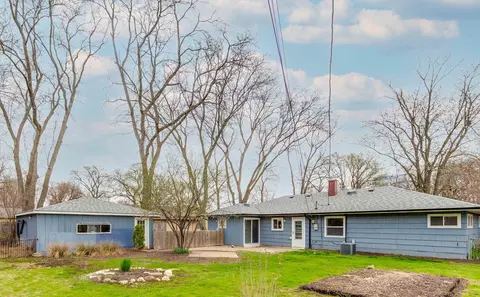 5652 S Madison St, Hinsdale, IL 60521