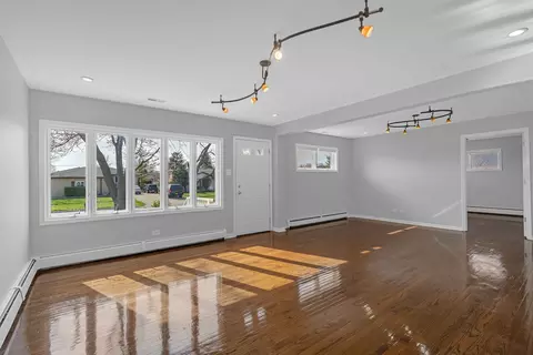 Living - 8121 Odell Ave, Bridgeview, IL 60455 photo 5 of 6