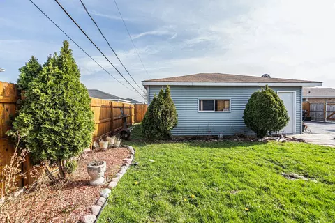 Exterior - 8121 Odell Ave, Bridgeview, IL 60455 photo 7 of 12