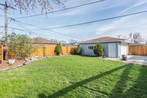 Exterior - 8121 Odell Ave, Bridgeview, IL 60455 photo 10 of 12