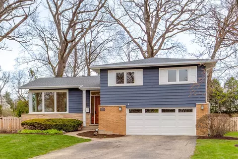 723 Byron Ct, Deerfield, IL 60015 photo 2