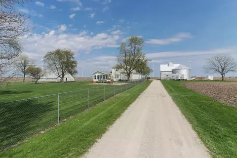 1926 County Road 2800 E, Minonk, IL 61760