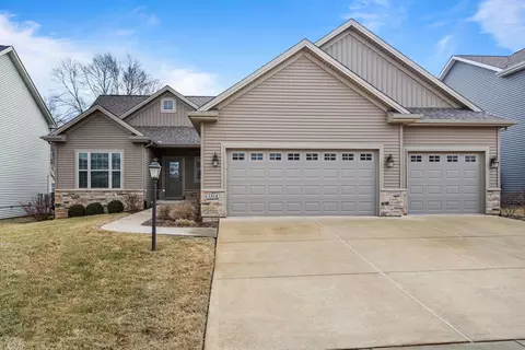 1314 Brookhaven Dr, Mahomet, IL 61853