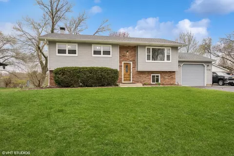5108 N West St, Mchenry, IL 60051 photo 2
