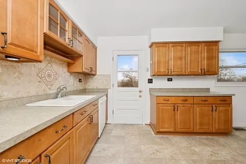 5108 N West St, Mchenry, IL 60051 photo 9