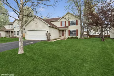 1439 S Bayport Ln, Round Lake, IL 60073