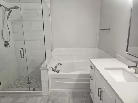 Bath - 447 Prestwick Ln, Wheeling, IL 60090 photo 1 of 2
