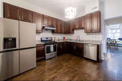 Kitchen - 615 E 42nd St, Chicago, IL 60653 photo 1 of 3