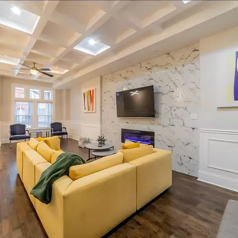 Living - 615 E 42nd St, Chicago, IL 60653 photo 2 of 3