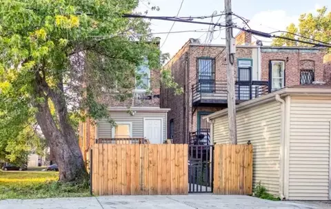 Exterior - 615 E 42nd St, Chicago, IL 60653 photo 2 of 2