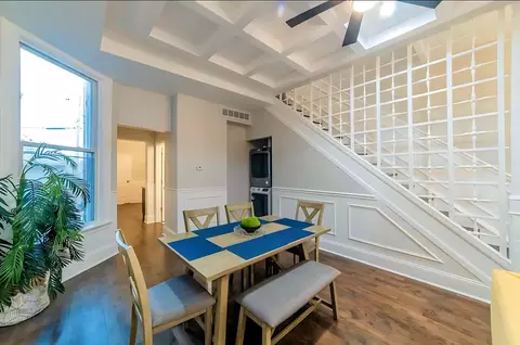 Dining - 615 E 42nd St, Chicago, IL 60653 photo 1 of 1