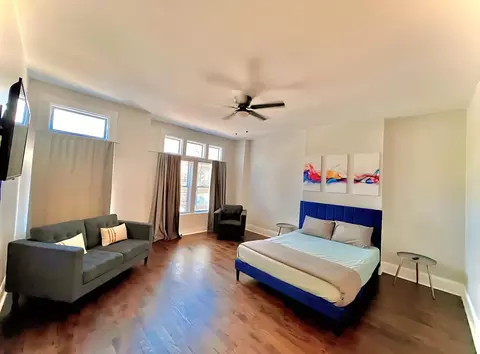 Bedroom - 615 E 42nd St, Chicago, IL 60653 photo 3 of 5