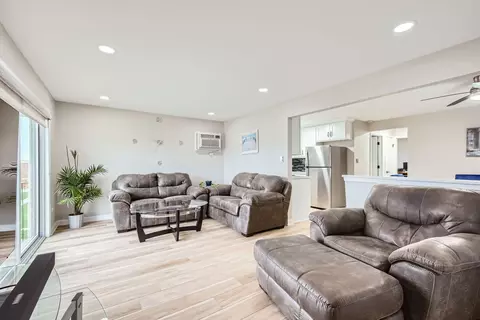 7328 W 86th St #3A, Bridgeview, IL 60455 photo 2
