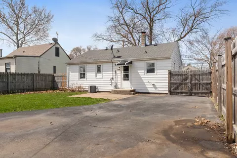 7621 Odell Ave, Bridgeview, IL 60455 photo 11