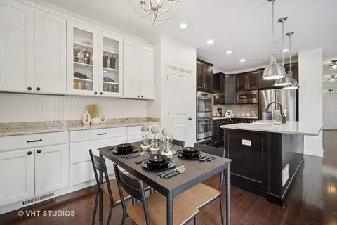 Kitchen - 1981 Dauntless Dr, Glenview, IL 60026 photo 1 of 4
