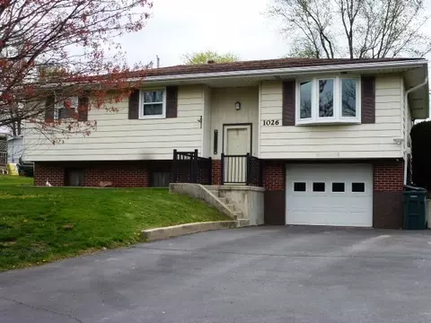 1026 State Route 10 E, Clinton, IL 61727