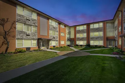 4107 N Keeler Ave #2H, Chicago, IL 60641