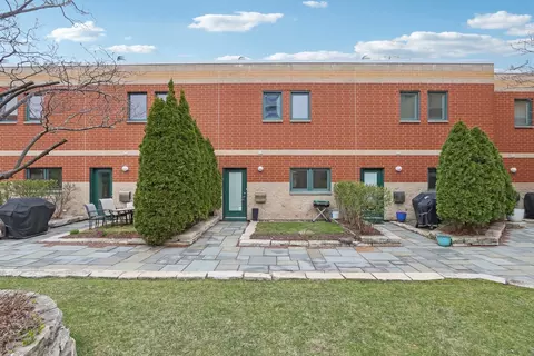 1889 Maple Ave #E5, Evanston, IL 60201