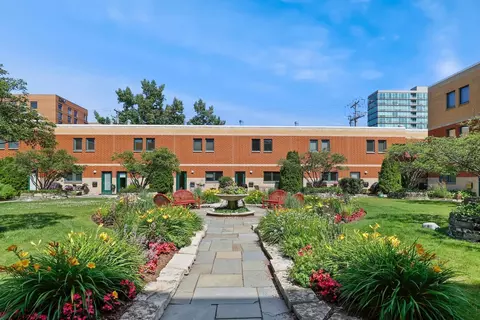 Exterior - 1889 Maple Ave #E5, Evanston, IL 60201 photo 3 of 9