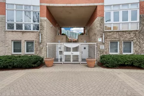 Exterior - 1889 Maple Ave #E5, Evanston, IL 60201 photo 5 of 9