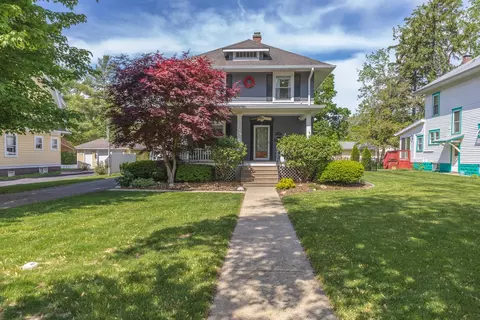 Exterior - 805 N School St, Normal, IL 61761 photo 3 of 15