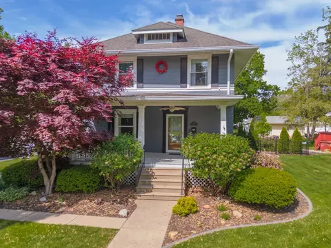 Exterior - 805 N School St, Normal, IL 61761 photo 2 of 15