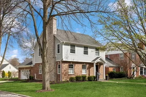 601 S Burton Pl, Arlington Heights, IL 60005