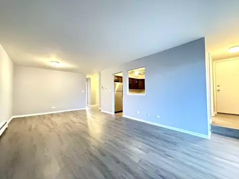 Living - 153 Gregory St #17, Aurora, IL 60504 photo 1 of 4