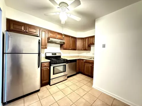 Kitchen - 153 Gregory St #17, Aurora, IL 60504 photo 1 of 3