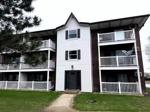 153 Gregory St #17, Aurora, IL 60504