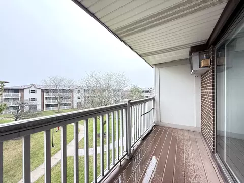 Exterior - 153 Gregory St #17, Aurora, IL 60504 photo 1 of 1