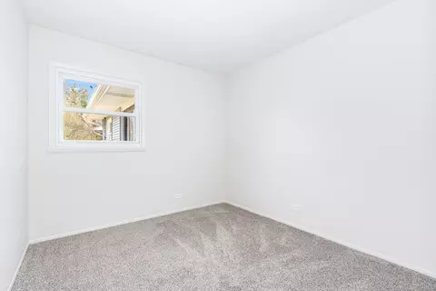Bedroom - 909 Beverly Dr, Wheeling, IL 60090 photo 3 of 3