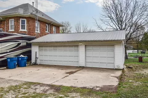 Exterior - 302 Elk St, Odell, IL 60460 photo 6 of 10