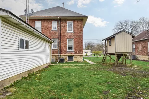 Exterior - 302 Elk St, Odell, IL 60460 photo 7 of 10