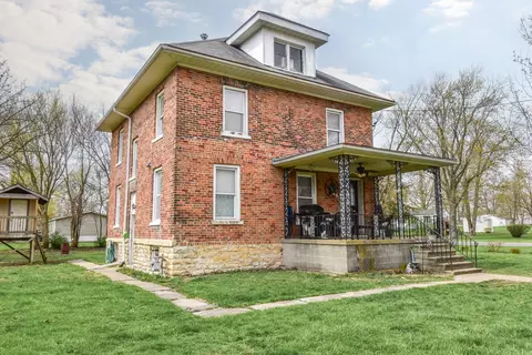 Exterior - 302 Elk St, Odell, IL 60460 photo 3 of 10