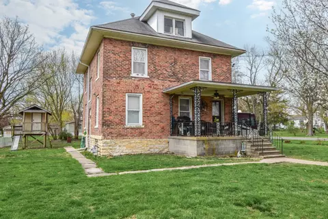 Exterior - 302 Elk St, Odell, IL 60460 photo 4 of 10