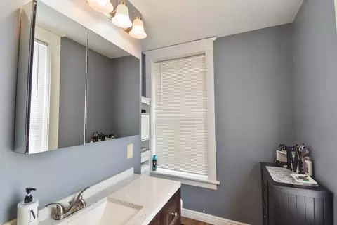 Bath - 302 Elk St, Odell, IL 60460 photo 1 of 5