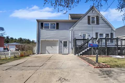 831 S Union St, Aurora, IL 60505
