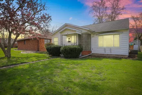 338 E State St, Paxton, IL 60957