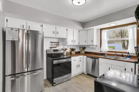 Kitchen - 338 E State St, Paxton, IL 60957 photo 4 of 6