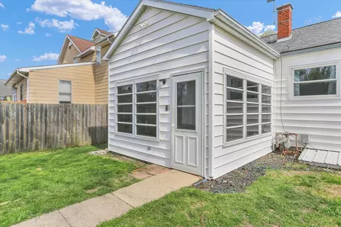 Exterior - 338 E State St, Paxton, IL 60957 photo 9 of 12