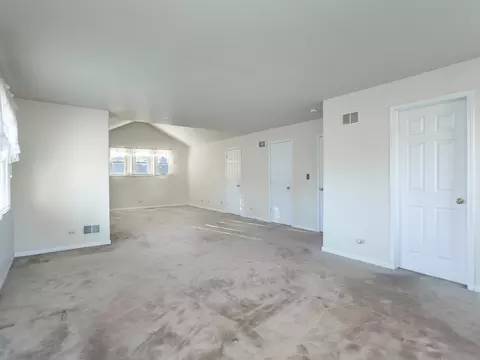 Living - 1415 Stonegate Rd, Algonquin, IL 60102 photo 6 of 7